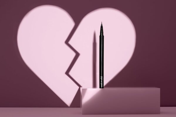 wet n wild Mega Last Breakup Proof Liquid Eyeliner - Ultra-Fine Brush, Waterproof, 16-Hour Long-Lasting Wear- Cruelty-Free & Vegan - Black