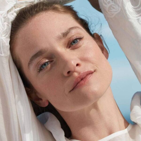 Yves Rocher Pur Bleuet Express Eye Make Up Remover with Cornflower - 200 ml. / 6.7 fl.oz