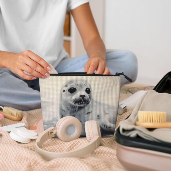 71-lxigwhBL._AC_SL1500_.jpg Harp Seal Painting Makeup Bag For Women, Waterproof Linen Travel Cosmetic Organizer Lightweight Zipper Travel Toiletry Bag Organizer Makeup Brushes Storage Bag