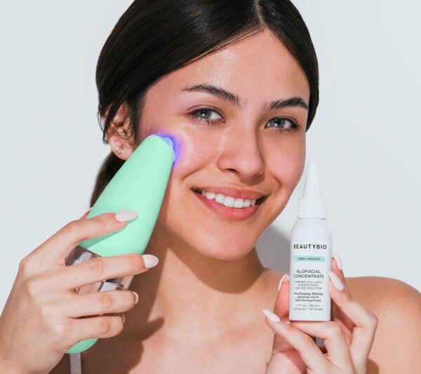 BeautyBio GLOfacial Hydro-Infusion Deep Pore Cleansing + Blue LED Clarifying Set: Tool + Concentrate