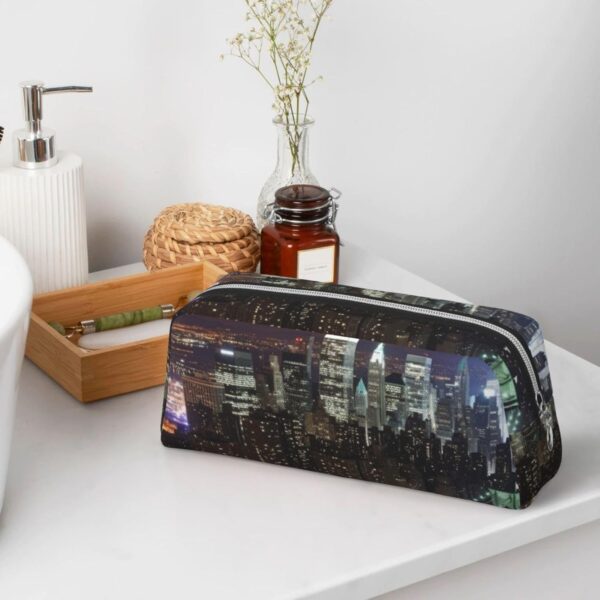 New York Night Makeup Bag for Women Men Pencil Pouch Travel Small Cosmetic Bag Zippered Toiletry Bags Aesthetic Pen Bags Trendy Storage Bags Leather Coin Pouch Purse