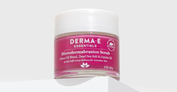 DERMA E Microdermabrasion Scrub with Dead Sea Salt & Citrus Essential Oils – Facial Exfoliating Scrub Smooths, Revitalizes and Renews – Ideal for Scars and Wrinkles, 2oz