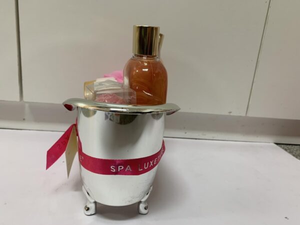 spa luxetique Gift Set For Women, Bath Sets for Women Gift, 8 Pcs Rose Spa Basket Includes Bubble Bath, Shower Gel, Body Lotion, Birthday Spa Gifts, Mother‘s Day Gifts for Mom