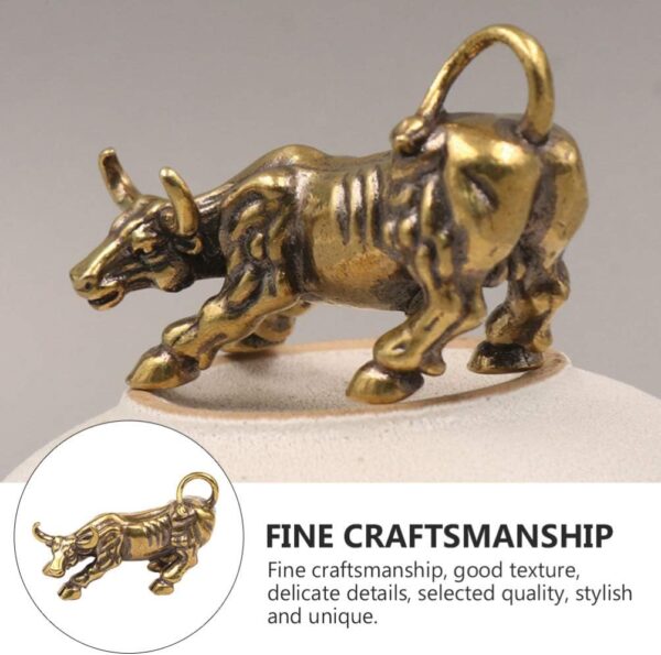 2pcs Brass Bull Figurines Ox Keychian Pendant Feng Shui Bull Statue Wealth Cow Cattle Calf Sculptures 2021 Chinese Zodiac Ox Year Figurines Car Dashboard Chinese New Year Decoration