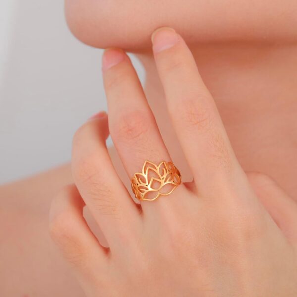 TEAMER Lotus Flower Ring Stainless Steel Filigree Lotus Ring Geometric Yoga Meditation Ring Inspirational Jewelry for Women