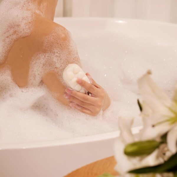 Spa Gift Baskets For Women Body & Earth 10pcs Spa Gifts For Women, Lily Gift Baskets Bath and Body Works Gift Set For Women with Bubble Bath, Body Lotion, Christmas Gift Baskets for Women Bath Set