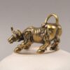 2pcs Brass Bull Figurines Ox Keychian Pendant Feng Shui Bull Statue Wealth Cow Cattle Calf Sculptures 2021 Chinese Zodiac Ox Year Figurines Car Dashboard Chinese New Year Decoration