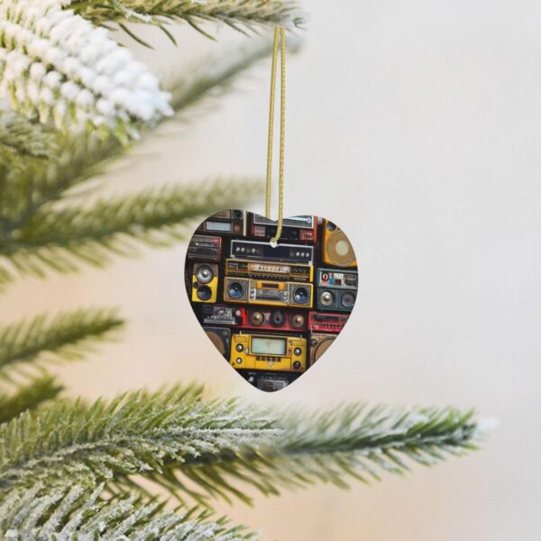 Christmas Ceramic Heart Pendant Decoration for Tree Hanging in Festive Season Vintage Wall of Radio Boombox Prints
