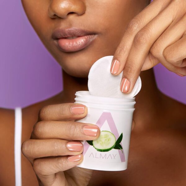 Almay Eye Makeup Remover Pads with Aloe, Oil Free, Hypoallergenic, Fragrance Free, Dermatologist & Ophthalmologist Tested, 8.8 oz, 120 Pads (Pack of 2) Packaging May Vary