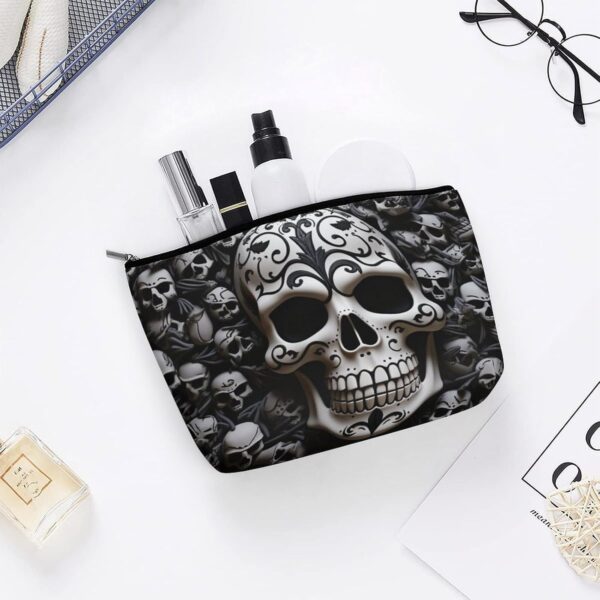 Toiletry Bag for Women Black And White Skulls Cosmetic Bag Portable Capacity Travel Makeup Bags with Zipper Lightweight Cute Beauty Makeup Organizer for Traveling, Accessories, Essentials