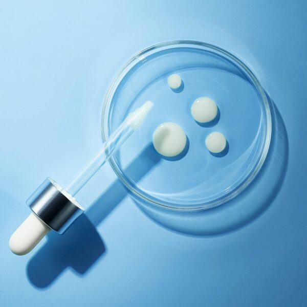 71ItKI0rjKL._SL1500_.jpg L'Oreal Paris Revitalift 0.3% Pure Retinol Night Serum, Reduce Deep Wrinkles, Fragrance Free 1 oz + Moisturizer Sample