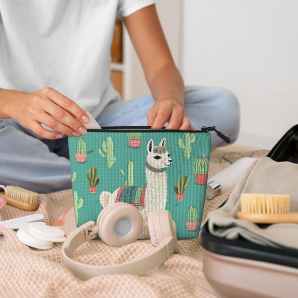 Linen Makeup Bag For Women, Waterproof Travel Cosmetic Organizer Lightweight Zipper Travel Toiletry Bag Organizer Alpaca Cactus Makeup Brushes Storage Bag