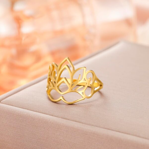 TEAMER Lotus Flower Ring Stainless Steel Filigree Lotus Ring Geometric Yoga Meditation Ring Inspirational Jewelry for Women