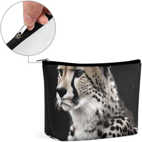 Toiletry Bag for Women Cheetah Cosmetic Bag Portable Capacity Travel Makeup Bags with Zipper Lightweight Cute Beauty Makeup Organizer for Traveling, Accessories, Essentials
