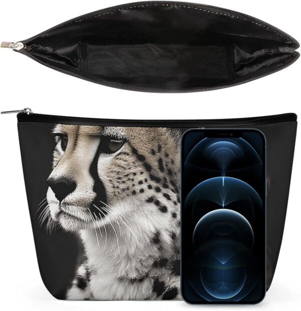 Toiletry Bag for Women Cheetah Cosmetic Bag Portable Capacity Travel Makeup Bags with Zipper Lightweight Cute Beauty Makeup Organizer for Traveling, Accessories, Essentials