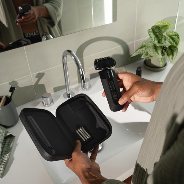 MANSCAPED® The Chairman™ PRO Men’s Electric Foil Face Shaver - Two Interchangeable Blade Heads, SkinSafe® Four-Blade Foil & Stubble Trimmer, USB-C Wireless Compatible Charging, Gentle on Neck