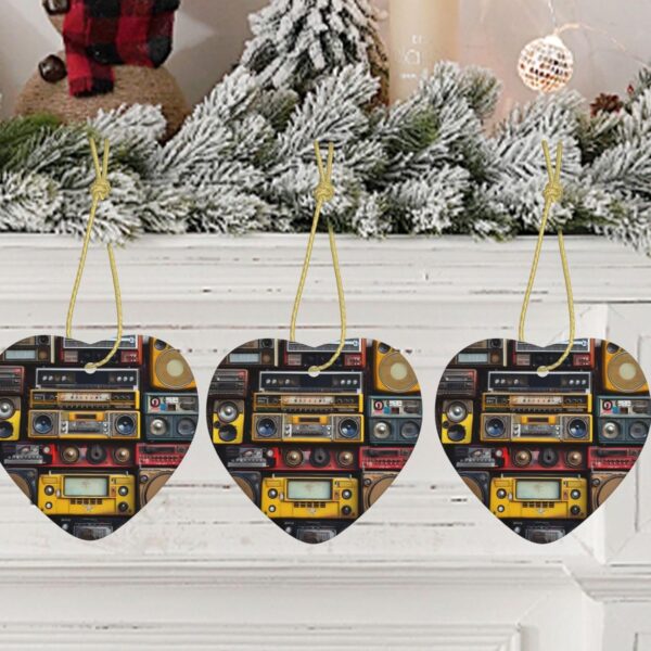 Christmas Ceramic Heart Pendant Decoration for Tree Hanging in Festive Season Vintage Wall of Radio Boombox Prints