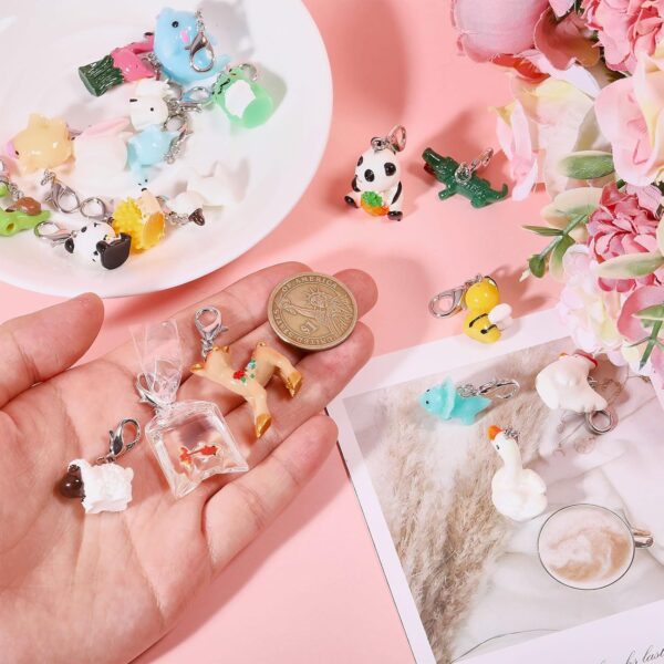 CHGCRAFT 20pcs 20 Styles Lovely Animal Badge Holder Charms Animal Badge Animal Resin Nurse's Badge Pendant Decorations with Zinc Alloy Lobster Claw Clasps, Mixed Color, 1.6inch