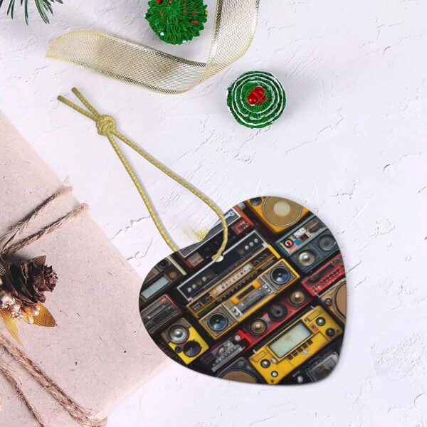 Christmas Ceramic Heart Pendant Decoration for Tree Hanging in Festive Season Vintage Wall of Radio Boombox Prints