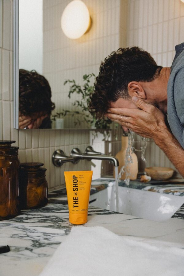 The Shop Men's Daily Exfoliating Face Wash, Gentle Cleanser for All Skin Types, Unclogs Pores, Removes Dirt & Oil, Smoothes Rough & Uneven Texture, Shaving Prep, Refreshing Eucalyptus Scent, 4 Fl Oz