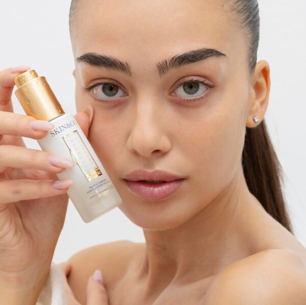 SKIN&CO Truffle Therapy Facial Oil, 1 FL OZ, For Women + Men, Providing Deep Hydration, Anti-Aging Benefits, And A Radiant Glow With Black Winter Truffle, Made in Italy