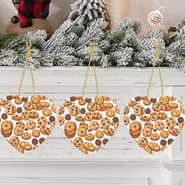 Christmas Ceramic Heart Pendant Decoration for Tree Hanging in Festive Season Cookies Food Chocolate Chip Biscuits Prints