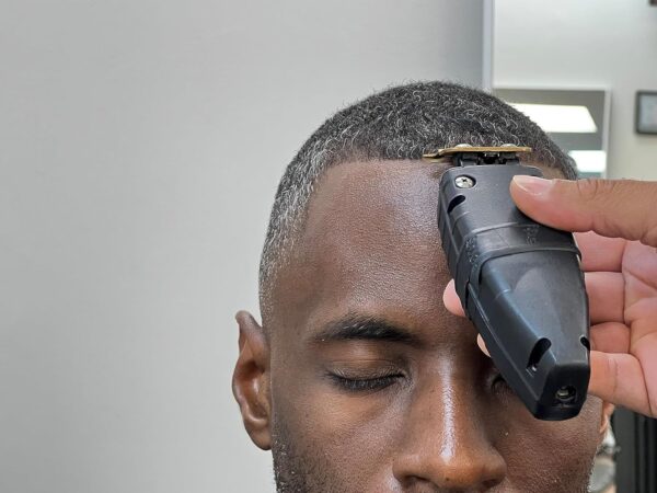 Andis 74150 GTX-EXO Professional Cord/Cordless Lithium-ion Electric Beard & Hair Trimmer with Charging Stand, Black