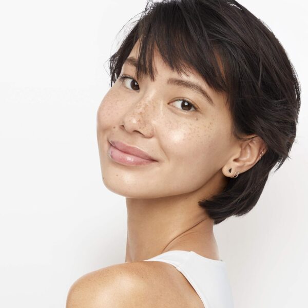 Makeup Remover Wipes by Olay Daily Facials Gentle Clean 5-in-1 Water Activated Cleansing Cloths, 33 count Packaging may Vary