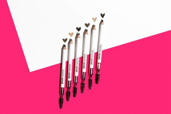 wet n wild Brow-Sessive Brow Pencil, Ultra-Precise Dual Ended Spoolie Brush for Perfect Buildable Blendable Shaping, Natural Lasting Shades for Every Brow, Cruelty-Free & Vegan - Dark Brown(Packaged)