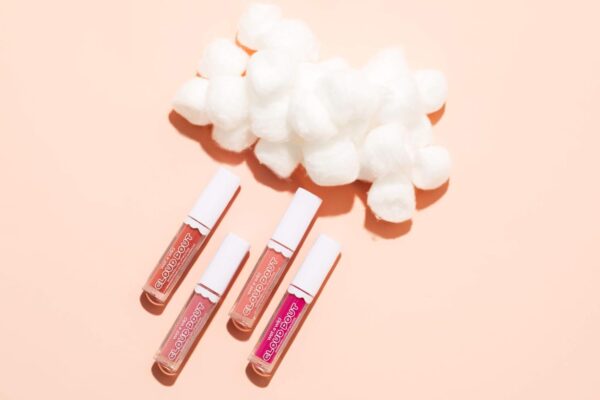 wet n wild Liquid Lipstick Cloud Pout Marshmallow, Pink Cotton Candy Skies | Matte Lip Cream Mousse | Argan Oil | Vitamin E