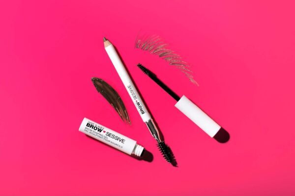 wet n wild Brow-Sessive Brow Pencil, Ultra-Precise Dual Ended Spoolie Brush for Perfect Buildable Blendable Shaping, Natural Lasting Shades for Every Brow, Cruelty-Free & Vegan - Dark Brown(Packaged)