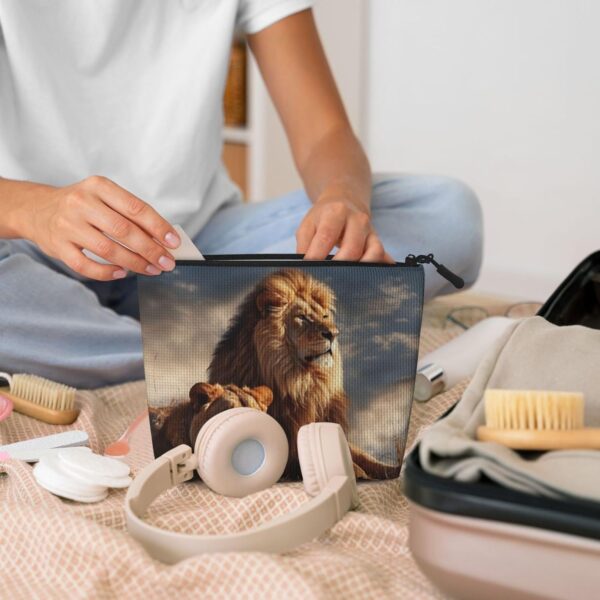 Linen Makeup Bag For Women, Waterproof Travel Cosmetic Organizer Lightweight Zipper Travel Toiletry Bag Organizer Two Lions Makeup Brushes Storage Bag