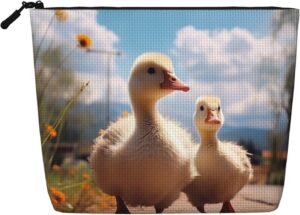 Linen Makeup Bag For Women, Waterproof Travel Cosmetic Organizer Lightweight Zipper Travel Toiletry Bag Organizer Cute Goose Makeup Brushes Storage Bag