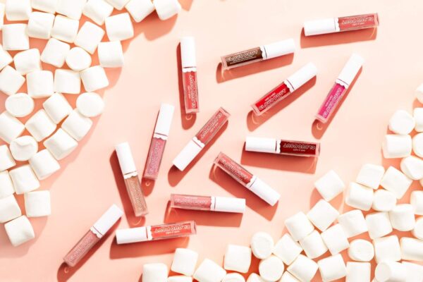 wet n wild Liquid Lipstick Cloud Pout Marshmallow, Pink Cotton Candy Skies | Matte Lip Cream Mousse | Argan Oil | Vitamin E