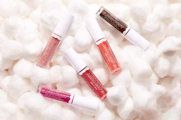 wet n wild Liquid Lipstick Cloud Pout Marshmallow, Pink Cotton Candy Skies | Matte Lip Cream Mousse | Argan Oil | Vitamin E