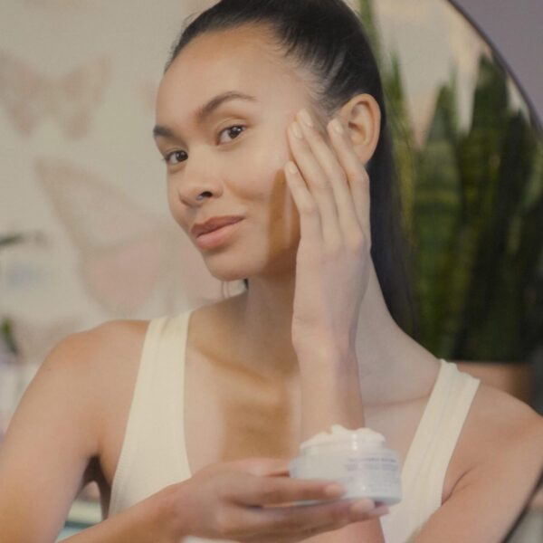 Peter Thomas Roth | Water Drench® Hyaluronic Cloud Cream | Hydrating Moisturizer for Face, Up to 72 Hours of Hydration for More Youthful-Looking Skin, Fragrance Free