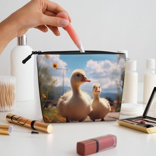 Linen Makeup Bag For Women, Waterproof Travel Cosmetic Organizer Lightweight Zipper Travel Toiletry Bag Organizer Cute Goose Makeup Brushes Storage Bag