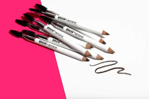 wet n wild Brow-Sessive Brow Pencil, Ultra-Precise Dual Ended Spoolie Brush for Perfect Buildable Blendable Shaping, Natural Lasting Shades for Every Brow, Cruelty-Free & Vegan - Dark Brown(Packaged)