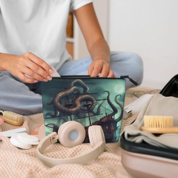 Linen Makeup Bag For Women, Waterproof Travel Cosmetic Organizer Lightweight Zipper Travel Toiletry Bag Organizer Octopus Ship Makeup Brushes Storage Bag