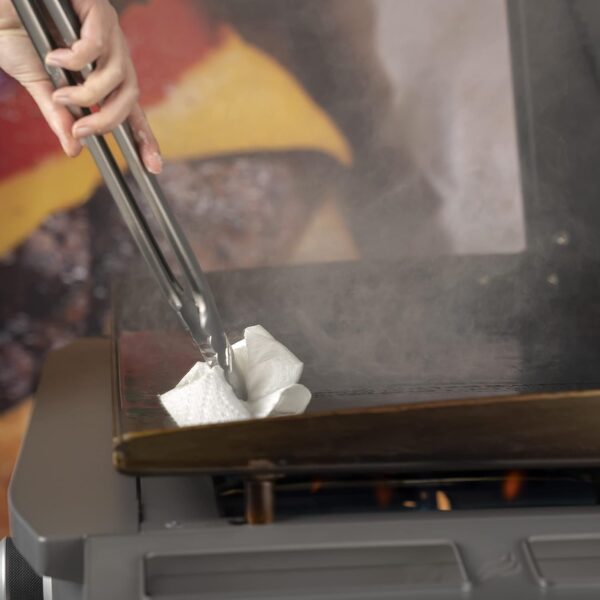 Blackstone 4146 Griddle Conditioner Kit 2-in-1 Cast Iron Season Oil for Grill Grates, Skillet, Dutch Oven, Pots & Pans-Clean, Protect, Condition & Care-Plant Based & Vegan, 15.3 Ounce (Pack of 1)