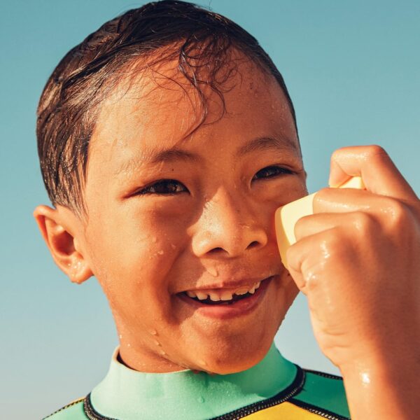 Sun Bum Kids SPF 50 Clear Face Stick Sunscreen - Wet or Dry Skin Application Broad Spectrum Sunscreen with Vitamin E - Hawaii 104 Act Compliant (Without Octinoxate & Oxybenzone) - Travel Size 0.53 oz