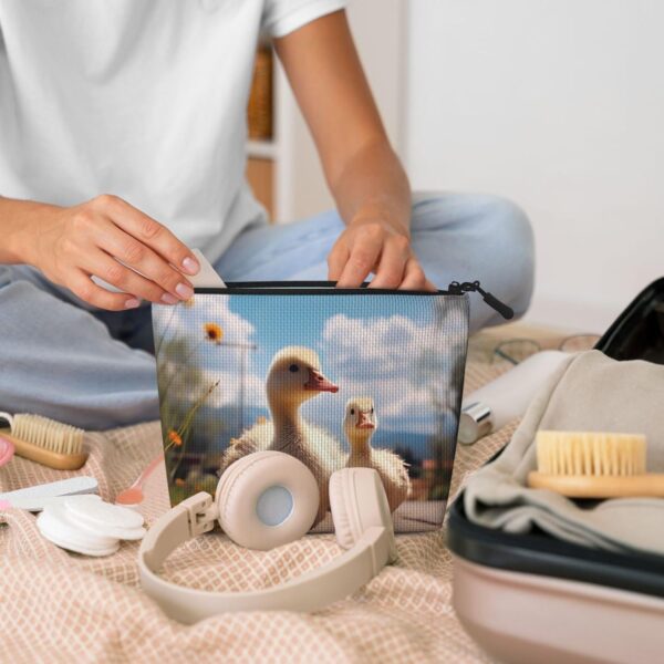 Linen Makeup Bag For Women, Waterproof Travel Cosmetic Organizer Lightweight Zipper Travel Toiletry Bag Organizer Cute Goose Makeup Brushes Storage Bag