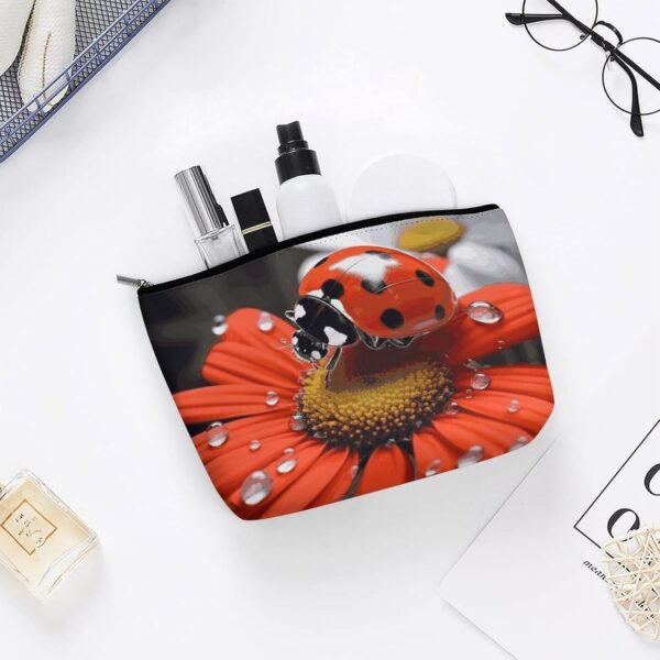 Makeup Bag for Women Cosmetic Bags Ladybug Daisy Travel Toiletry Bag Cute Zipper Make Up Bags Large Capacity Make Up Case Organizer Portable Makeup Pouch for Travelling Gift