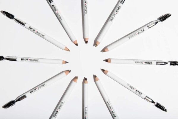 wet n wild Brow-Sessive Brow Pencil, Ultra-Precise Dual Ended Spoolie Brush for Perfect Buildable Blendable Shaping, Natural Lasting Shades for Every Brow, Cruelty-Free & Vegan - Dark Brown(Packaged)