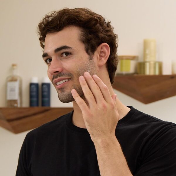 Oars + Alps Hydrating Men's Clear Shave Gel, Dermatologist Tested and Infused with Aloe & Eucalyptus Oil, TSA Friendly, 3.4 Oz, 1 Pack