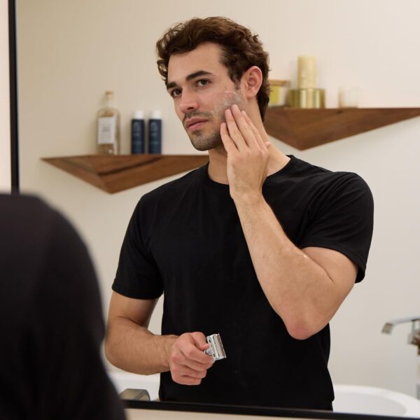 Oars + Alps Hydrating Men's Clear Shave Gel, Dermatologist Tested and Infused with Aloe & Eucalyptus Oil, TSA Friendly, 3.4 Oz, 1 Pack